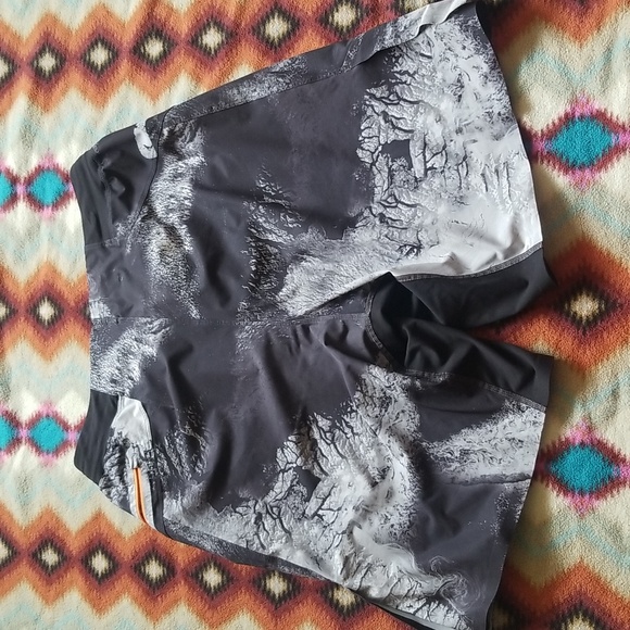 Lululemon swim trunks size M - Picture 6 of 6